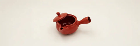 Glazed Kyusu: What Makes This Teapot Different